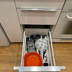 Makes Happy Будапешт