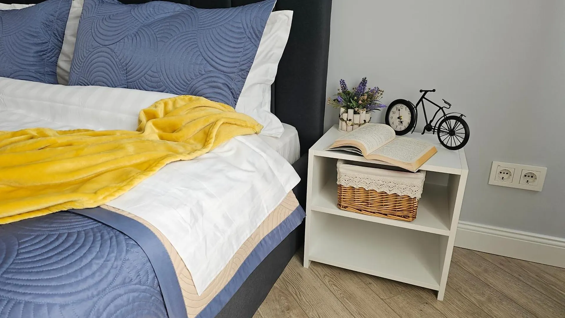 Apartment 3 Room Gagarin Park Residential Complex Near Mega Shopping Mall Almaty