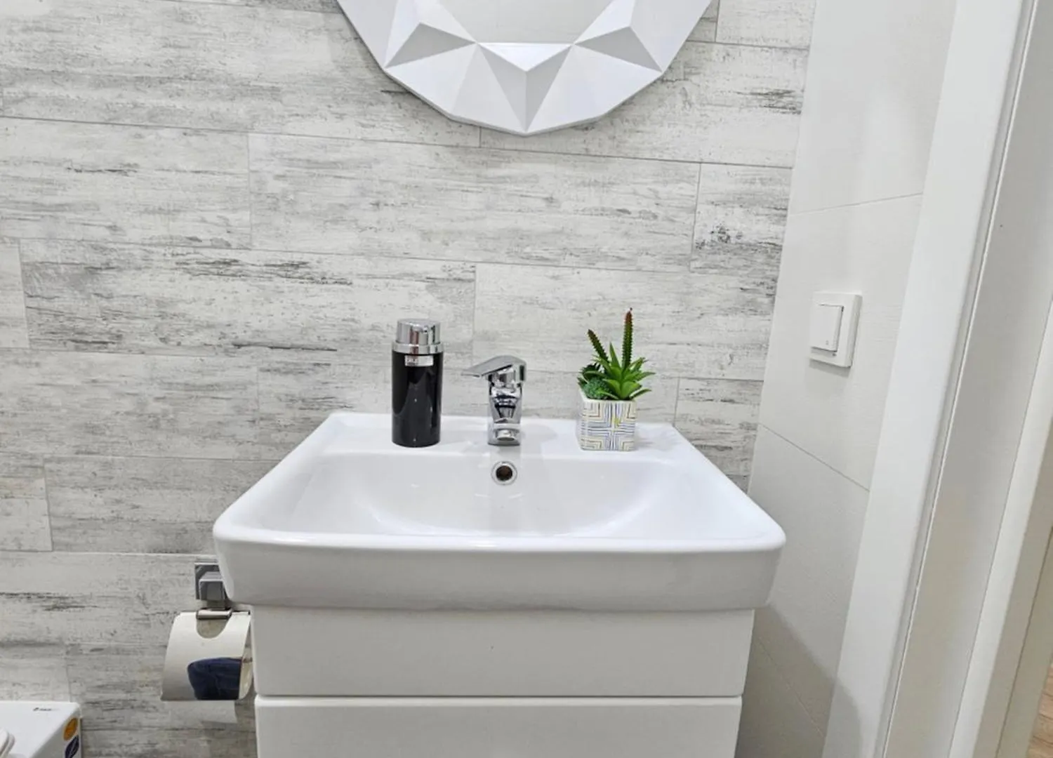 3 Room Gagarin Park Residential Complex Near Mega Shopping Mall Almaty