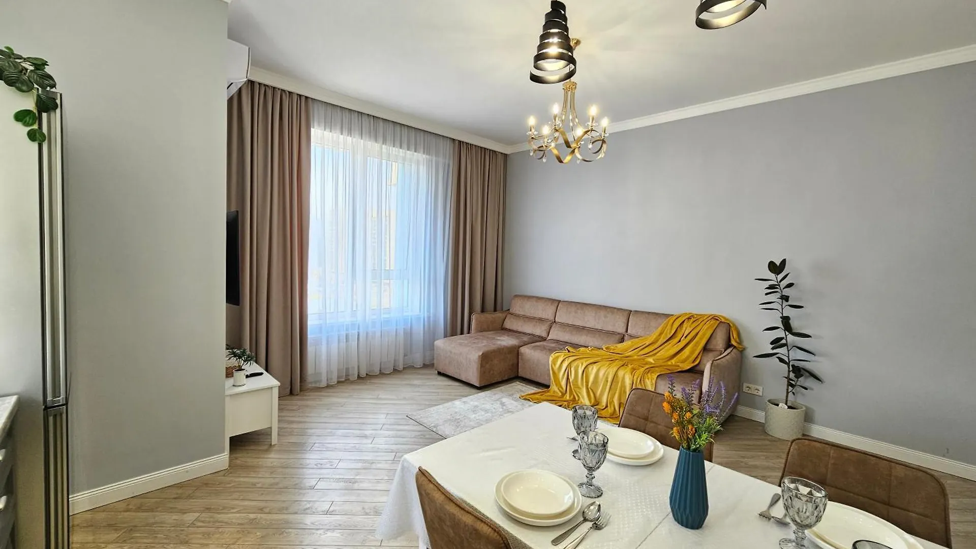 3 Room Gagarin Park Residential Complex Near Mega Shopping Mall Almaty Apartment