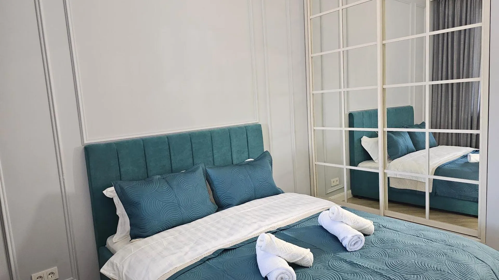 Apartment 3 Room Gagarin Park Residential Complex Near Mega Shopping Mall Almaty